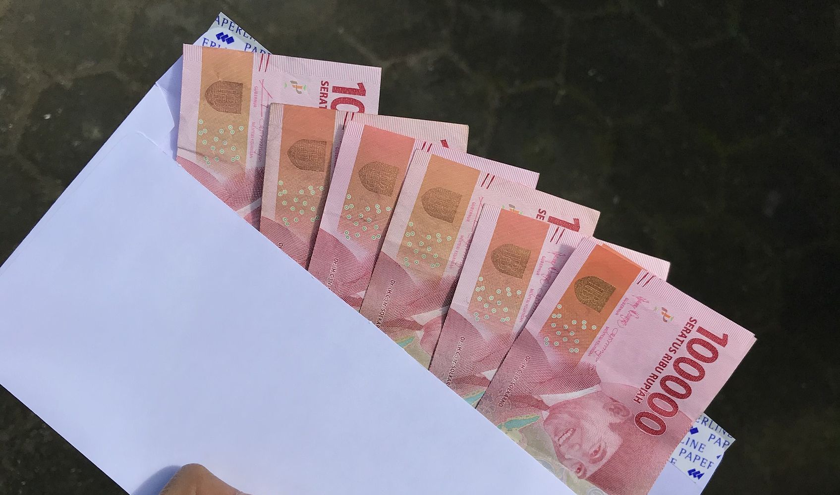 You are currently viewing Ada Bantuan Subsidi Upah Rp 1 Juta dari Pemerintah, Cek Info Selengkapnya