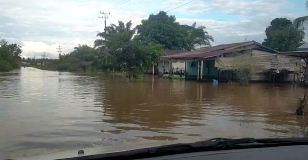 You are currently viewing Wilayah Aceh Singkil Dikepung Banjir, Sebagian Berangsur Surut