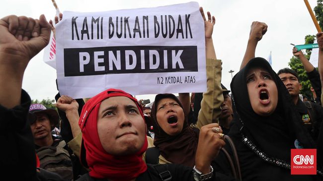 You are currently viewing Mimpi Buruk Jutaan Guru, Tunjangan Profesi Guru Dihapus dalam RUU Sisdiknas