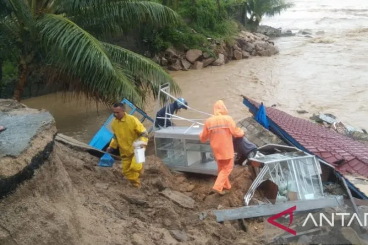You are currently viewing Banjir dan longsor landa dua kecamatan di Aceh Selatan