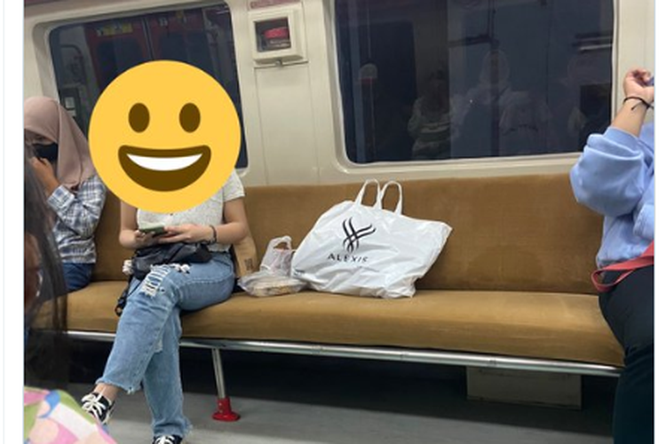 You are currently viewing Viral Penumpang KRL Booking Tempat Untuk Temannya yang Belum Naik