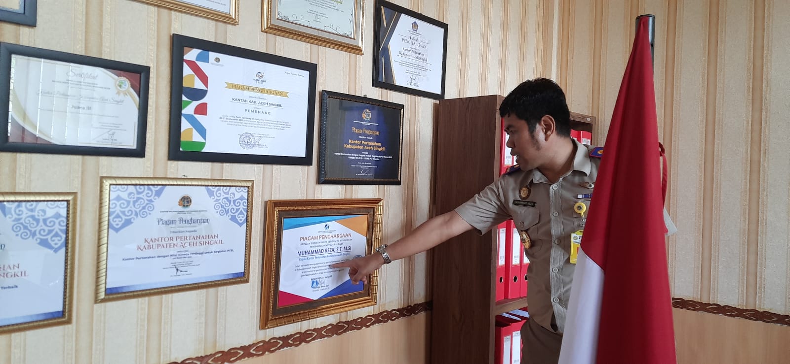 You are currently viewing Kepatuhan Standar Layanan Publik Kantah Aceh Singkil Telah Diakui Ombudsman