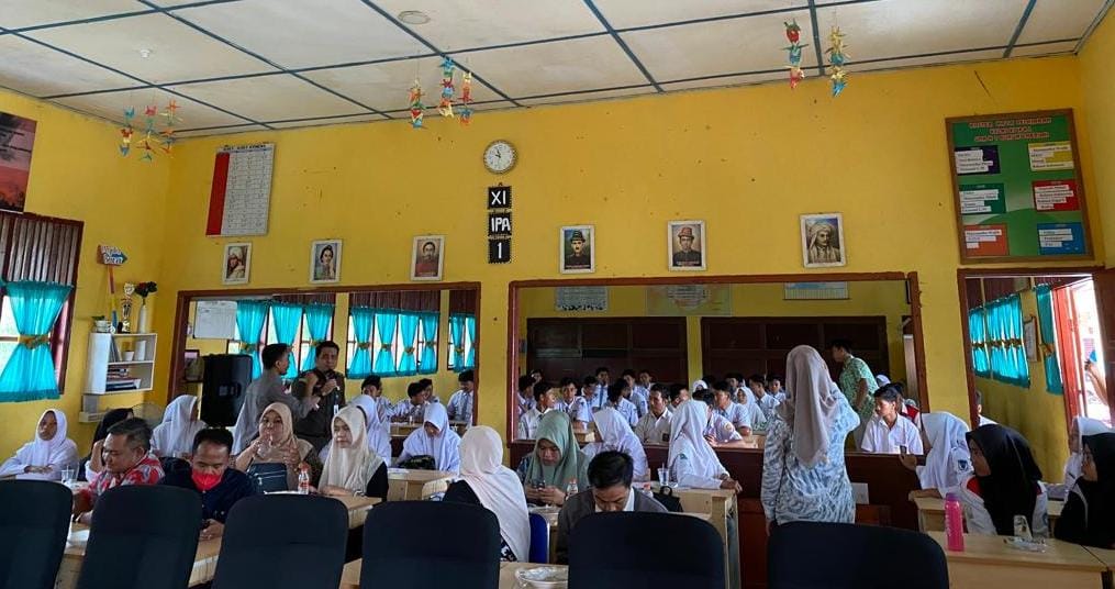 You are currently viewing Jaksa dari Kejati Aceh Beri Pendidikan Hukum ke Pelajar di Aceh Singkil