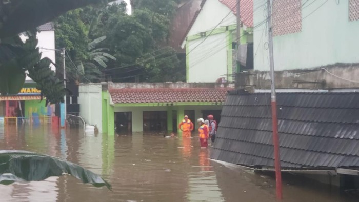 You are currently viewing Pembatas Sekolah Roboh, 3 Siswa Tewas Tertimpa Tembok