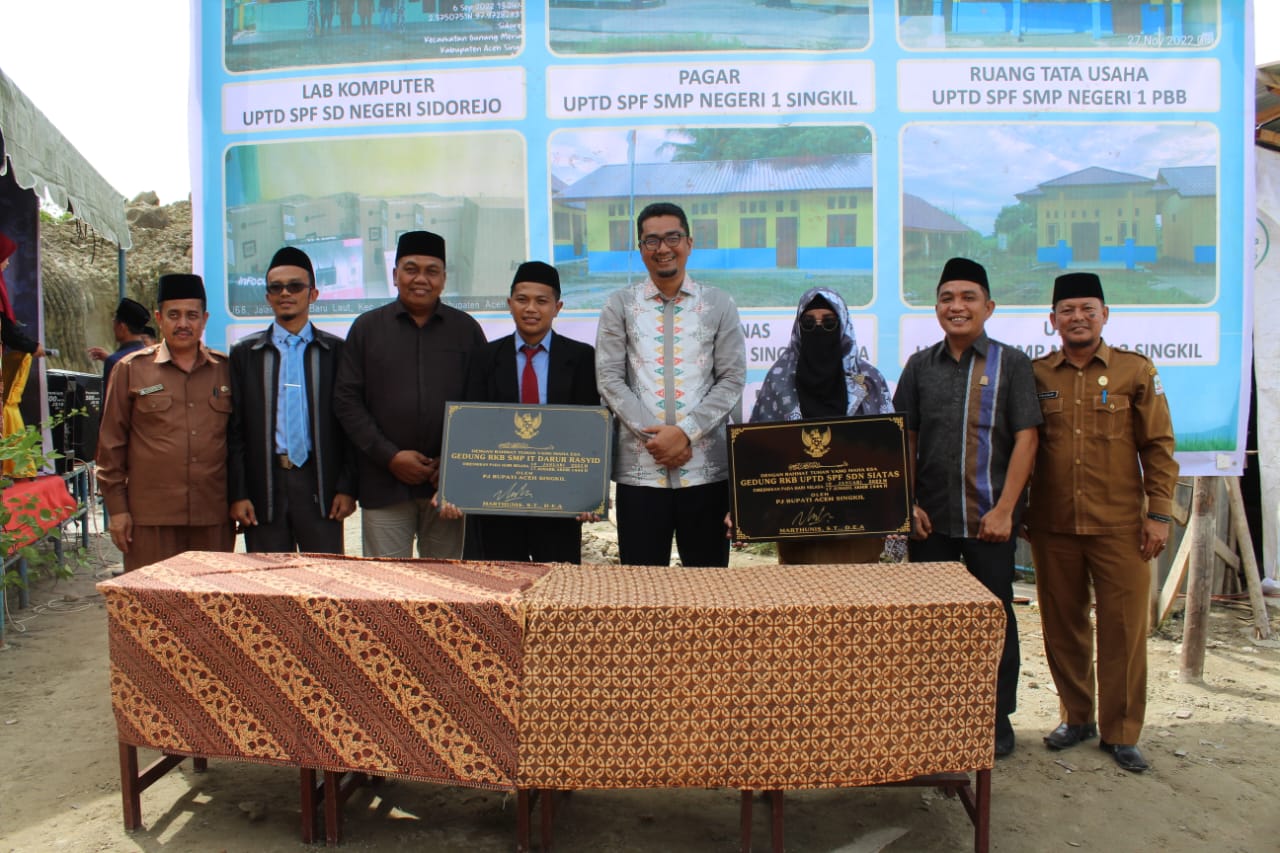 You are currently viewing Pj. Bupati Aceh Singkil Resmikan Ruangan SMP Islam Terpadu Darur Rasyid Silatong