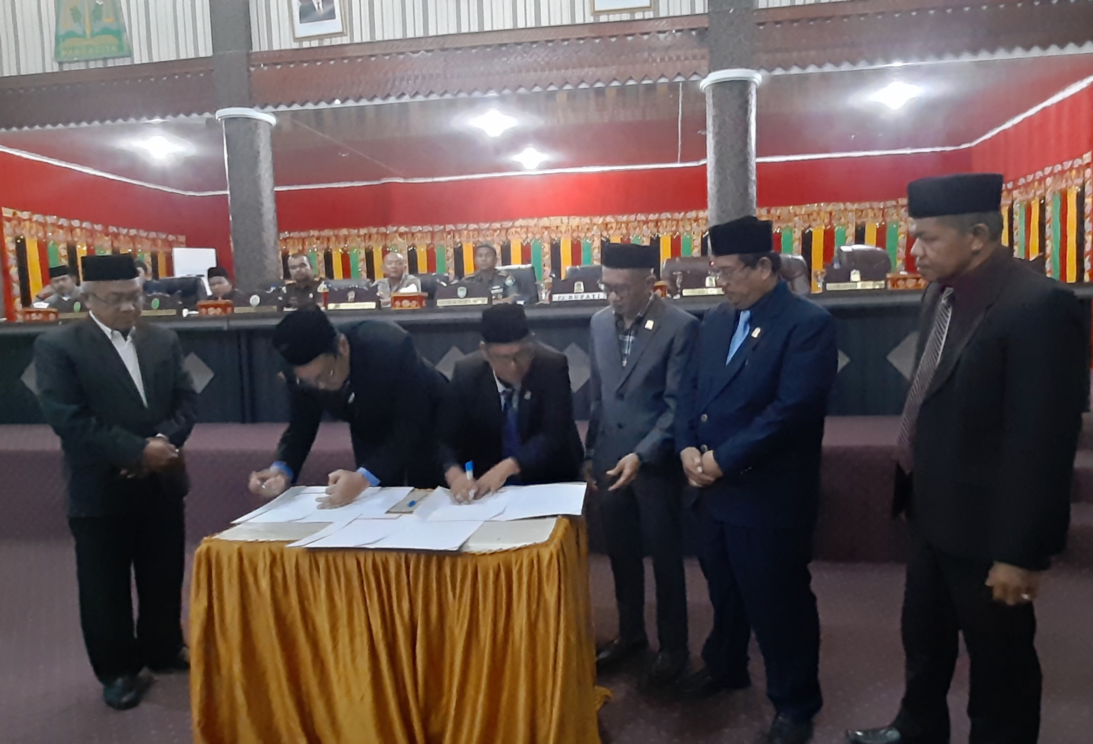 You are currently viewing Eksekutif-Legislatif Setujui APBK Aceh Singkil Tahun 2023