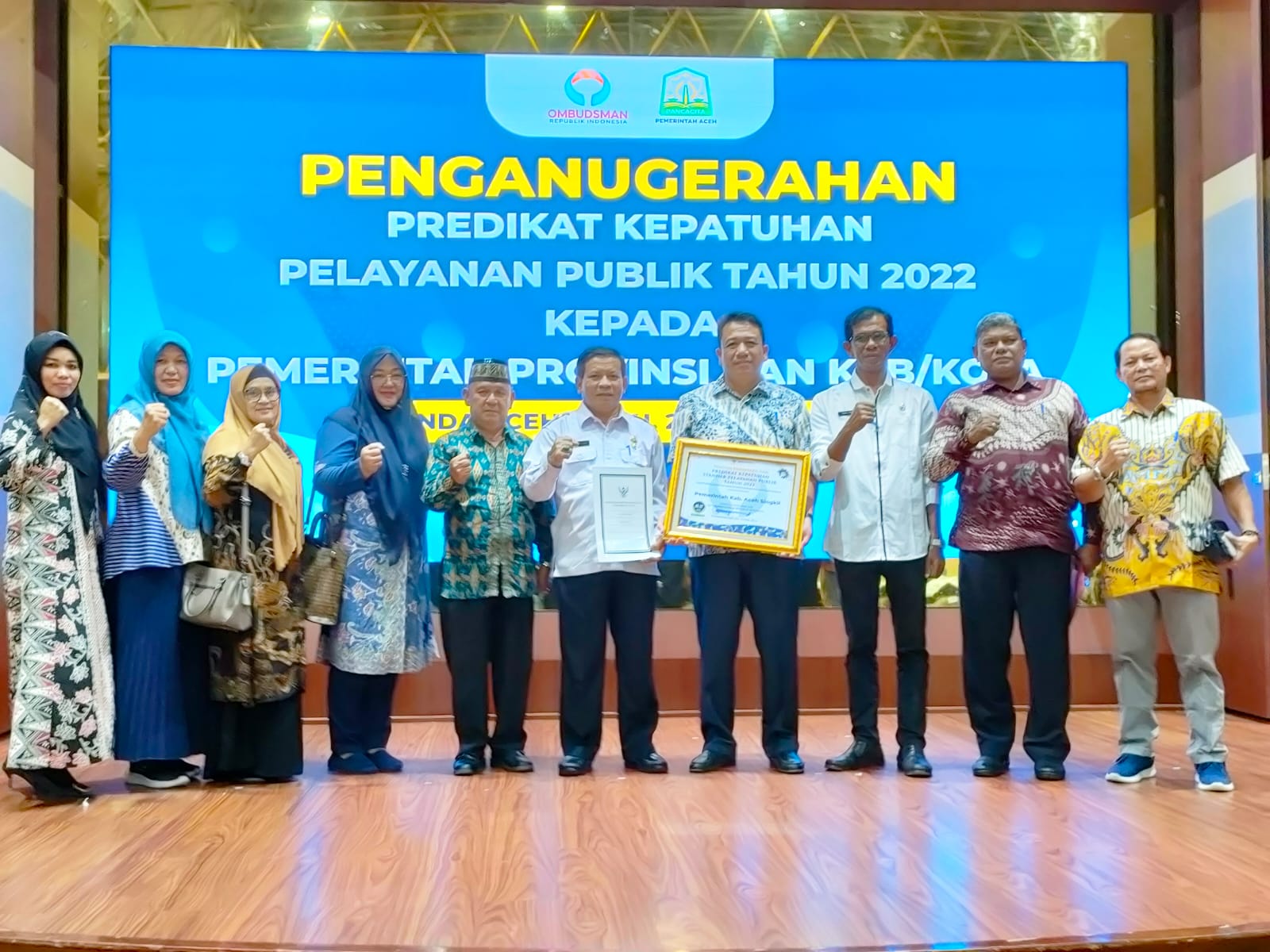 You are currently viewing Pemkab Aceh Singkil Raih Predikat Zona Hijau Pelayanan Publik dari Ombudsman, Ini Pesan Pj Bupati