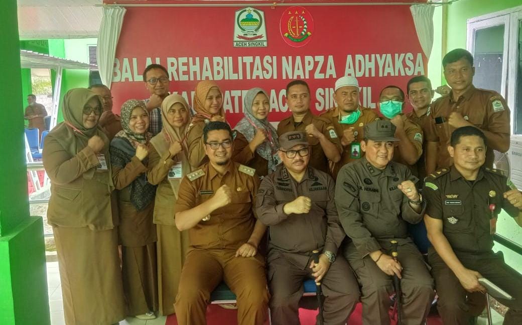 You are currently viewing Kajati Resmikan Sejumlah Bangunan Baru Kejari Aceh Singkil