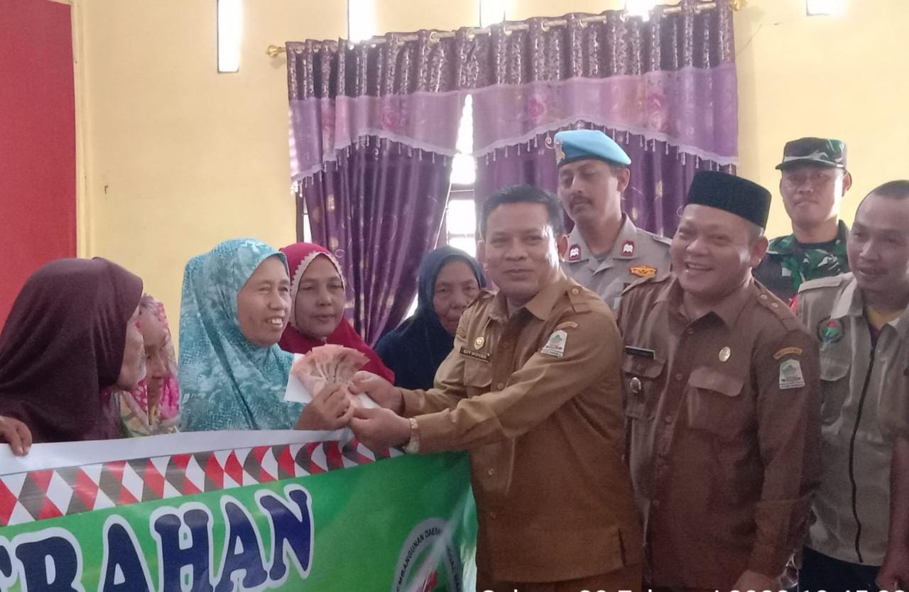 You are currently viewing Serentak, Aceh Singkil Salurkan BLT DD Kemiskinan Ekstrem