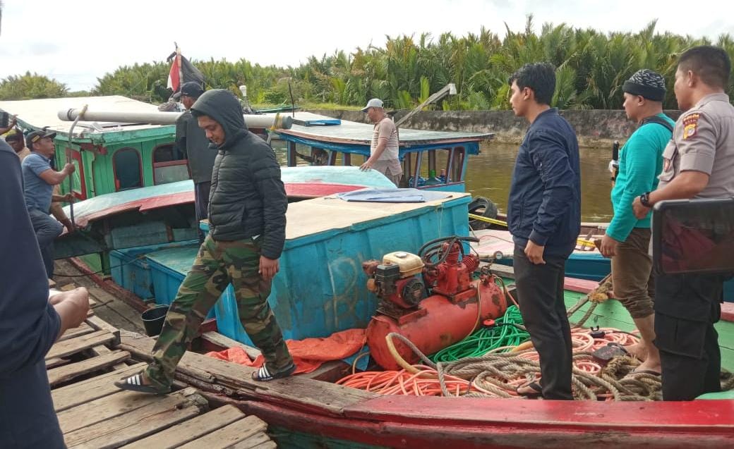 You are currently viewing Ngebom Ikan di Perairan Singkil, 8 Nelayan Sibolga Digelandang ke Polda Aceh