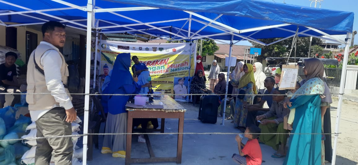 You are currently viewing Ada Bahan Pangan Murah di Kantor Polsek Gunung Meriah