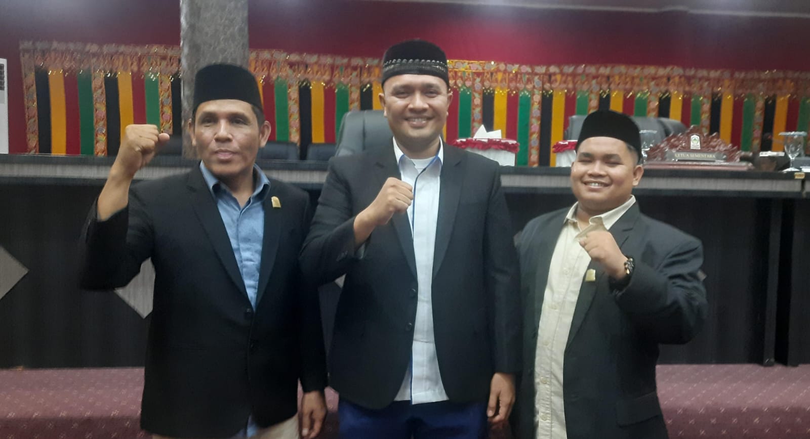 You are currently viewing Pimpinan Definitif DPRK Aceh Singkil Terbentuk