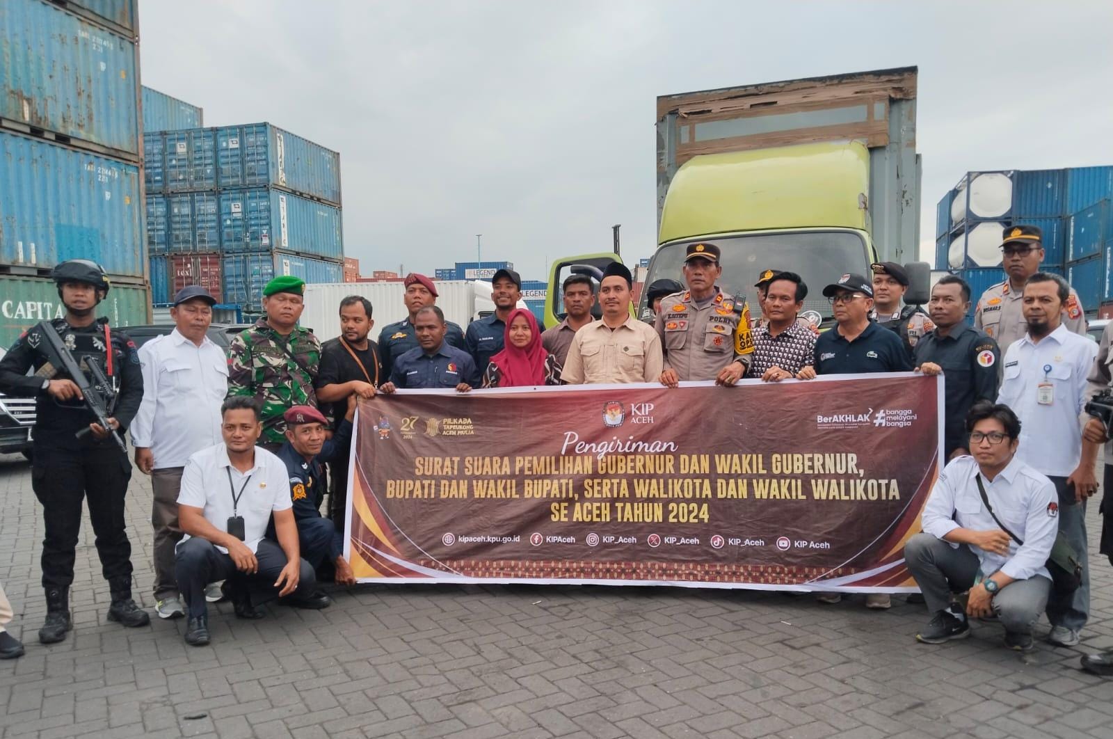 You are currently viewing Polisi Kawal Logistik Pilkada dari Sumut ke Kantor KIP Aceh Singkil
