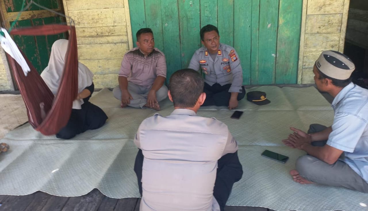 You are currently viewing Bayi Penderita Bibir Sumbing Terima Bantuan Kapolres Aceh Singkil