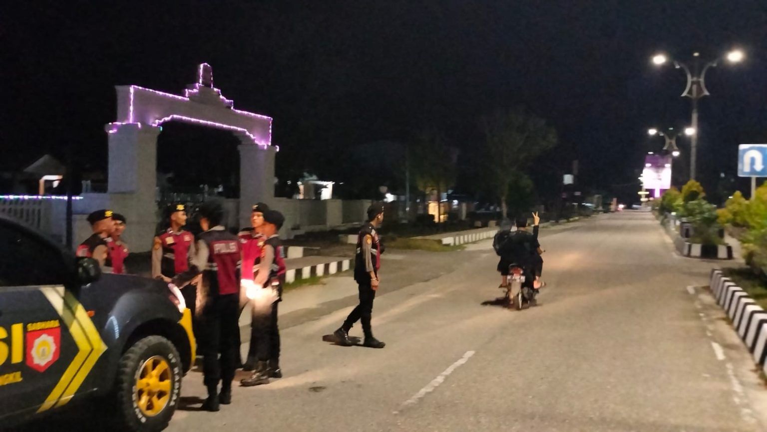You are currently viewing Cegah Gangguan Kamtibmas Malam Hari, Polisi Aceh Singkil Patroli Presisi