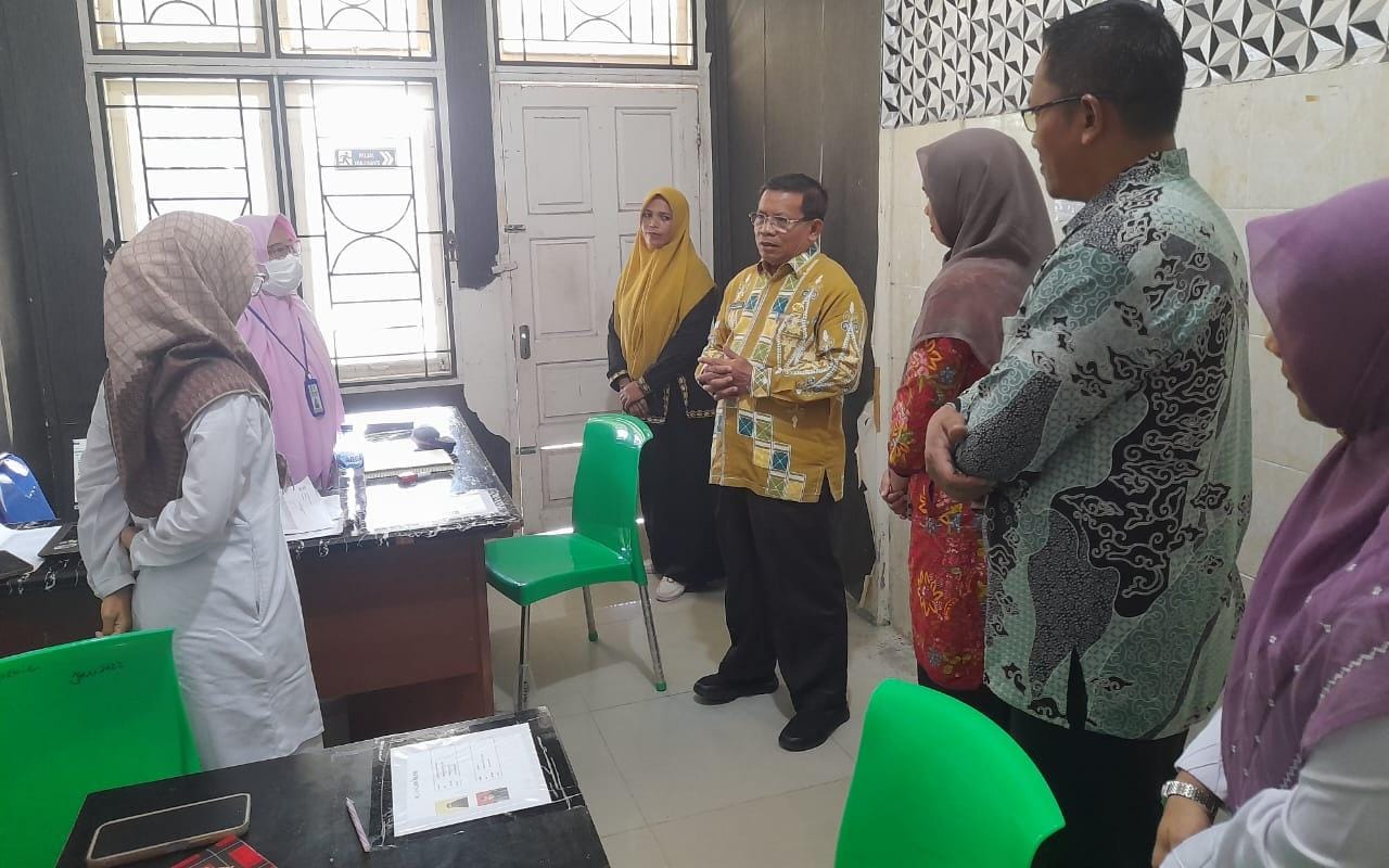 You are currently viewing Buntut Video Viral Pelayanan Puskesmas Singkil, Sekda dan Kadis Kesehatan Lakukan Sidak