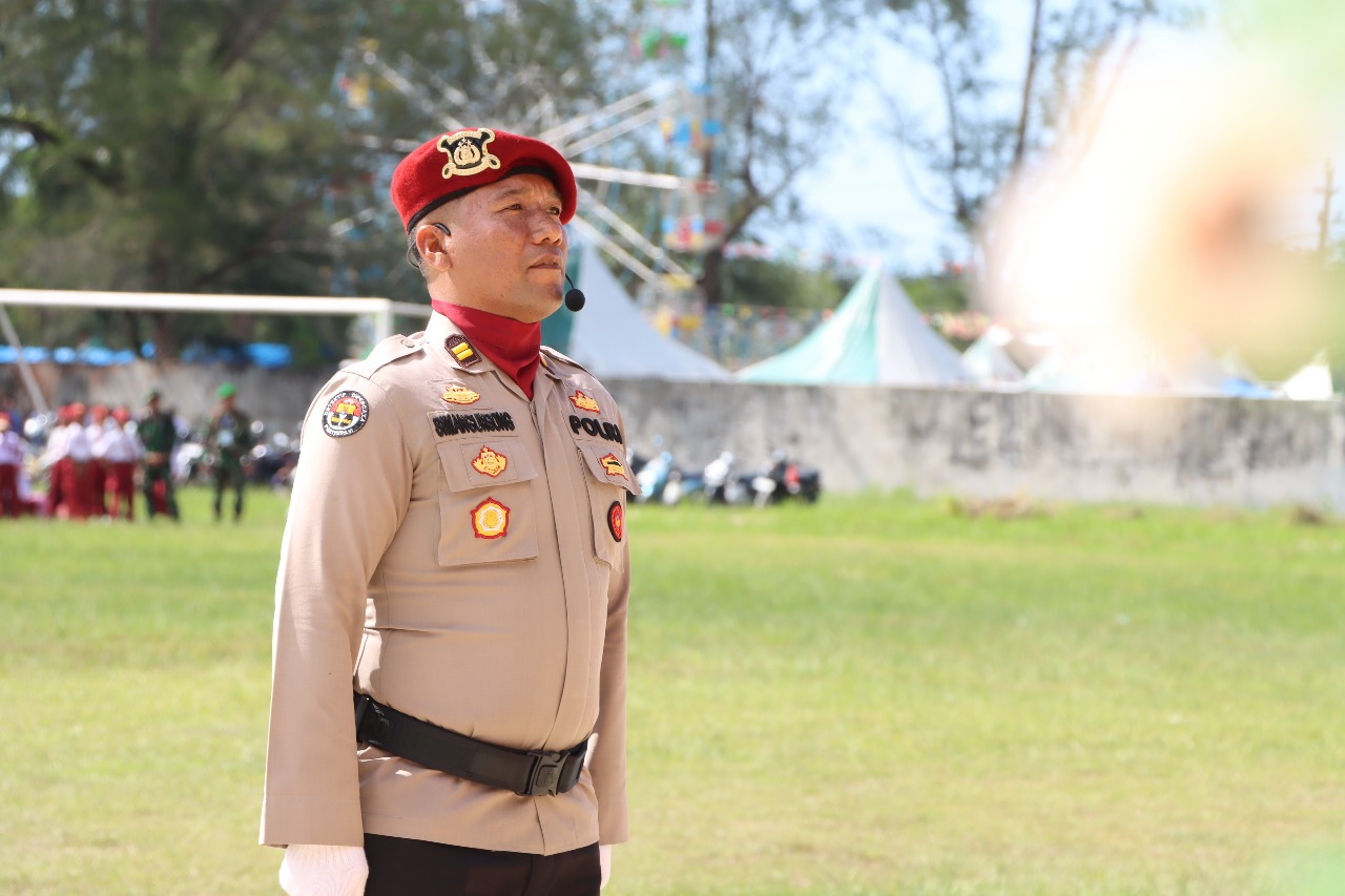 You are currently viewing Kasi Humas Polres Aceh Singkil Jadi Komandan Upacara HUT Aceh Singkil