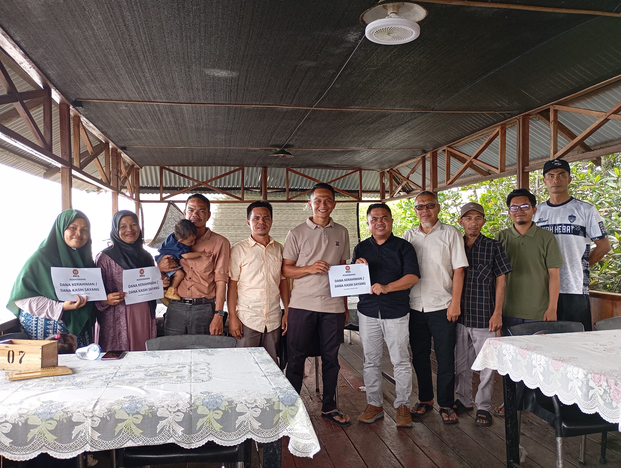 You are currently viewing PKS Aceh Singkil Bagikan Dana Kasih Sayang untuk Caleg Tak Terpilih di Pemilu 2024