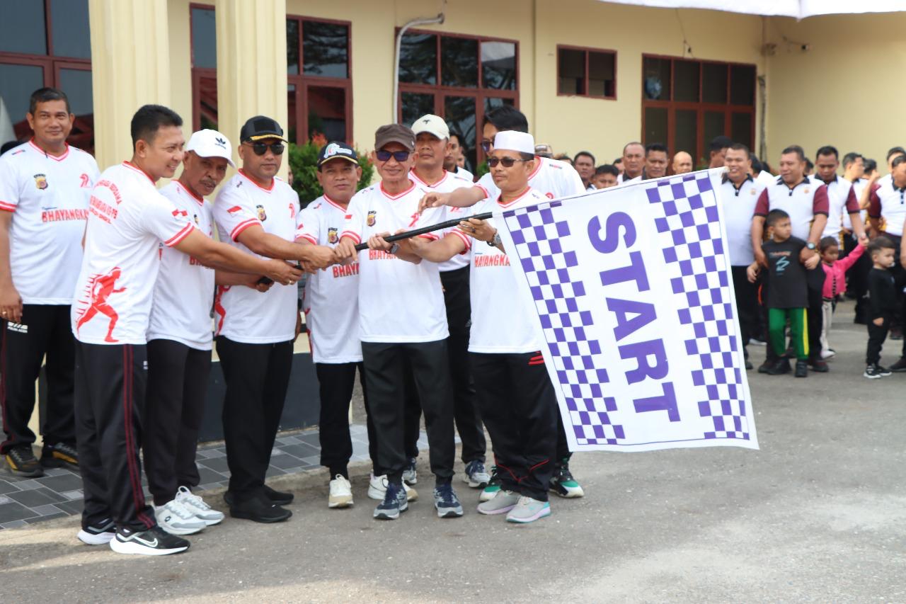You are currently viewing Polres Aceh Singkil Gelar Jalan Santai, Senam dan Deklarasi Keselamatan Berlalu Lintas