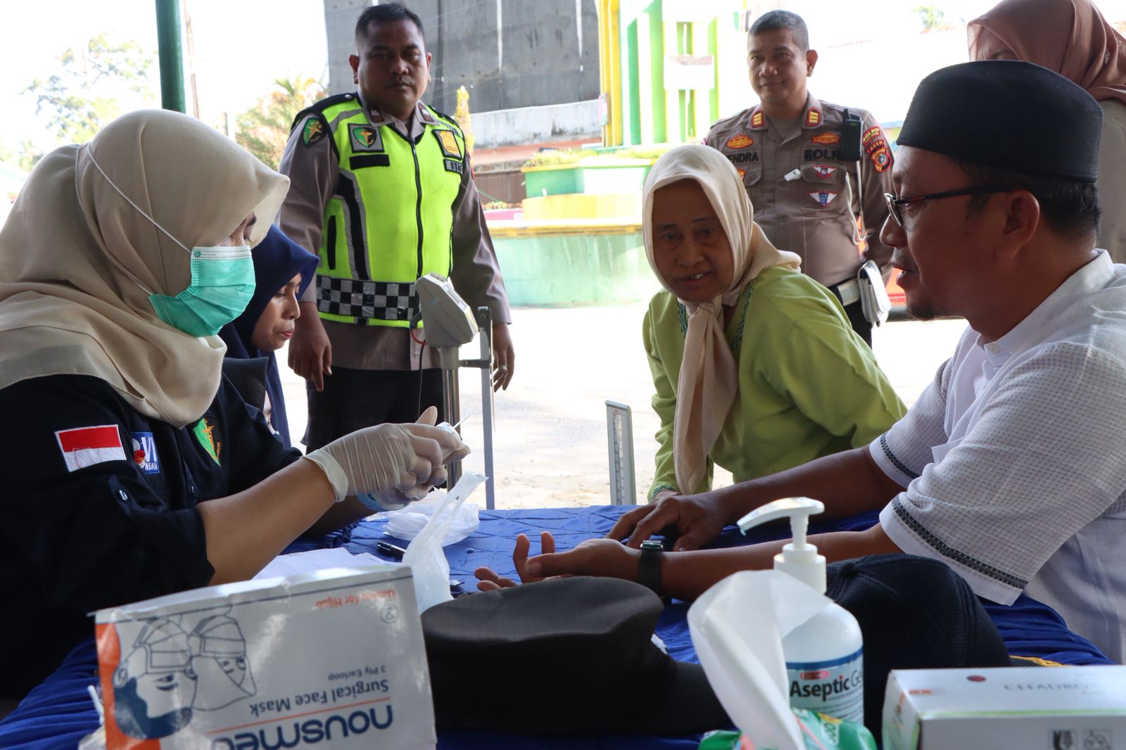 You are currently viewing Polres Aceh Singkil Gelar Pemeriksaan Kesehatan Gratis