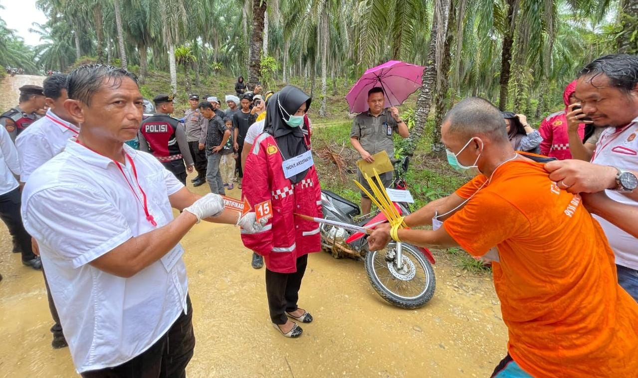 You are currently viewing Reka Ulang, Suami Peragakan 28 Adegan Bunuh Istri di Aceh Singkil