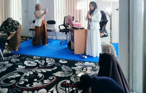 Read more about the article Dinas Perpustakaan Aceh Singkil Gelar Makeup Class, Hadirkan MUA Profesional Indahquen