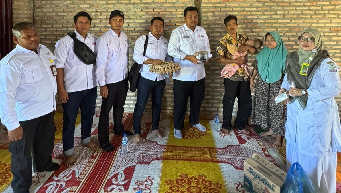 You are currently viewing Ketua PMI Aceh Singkil Kunjungi Balita Penderita Kelainan Jantung