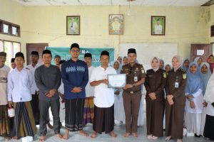 Read more about the article Kejari Aceh Singkil Gelar Jaksa Masuk Dayah, Santri Diedukasi Bahaya Narkoba dan Judi