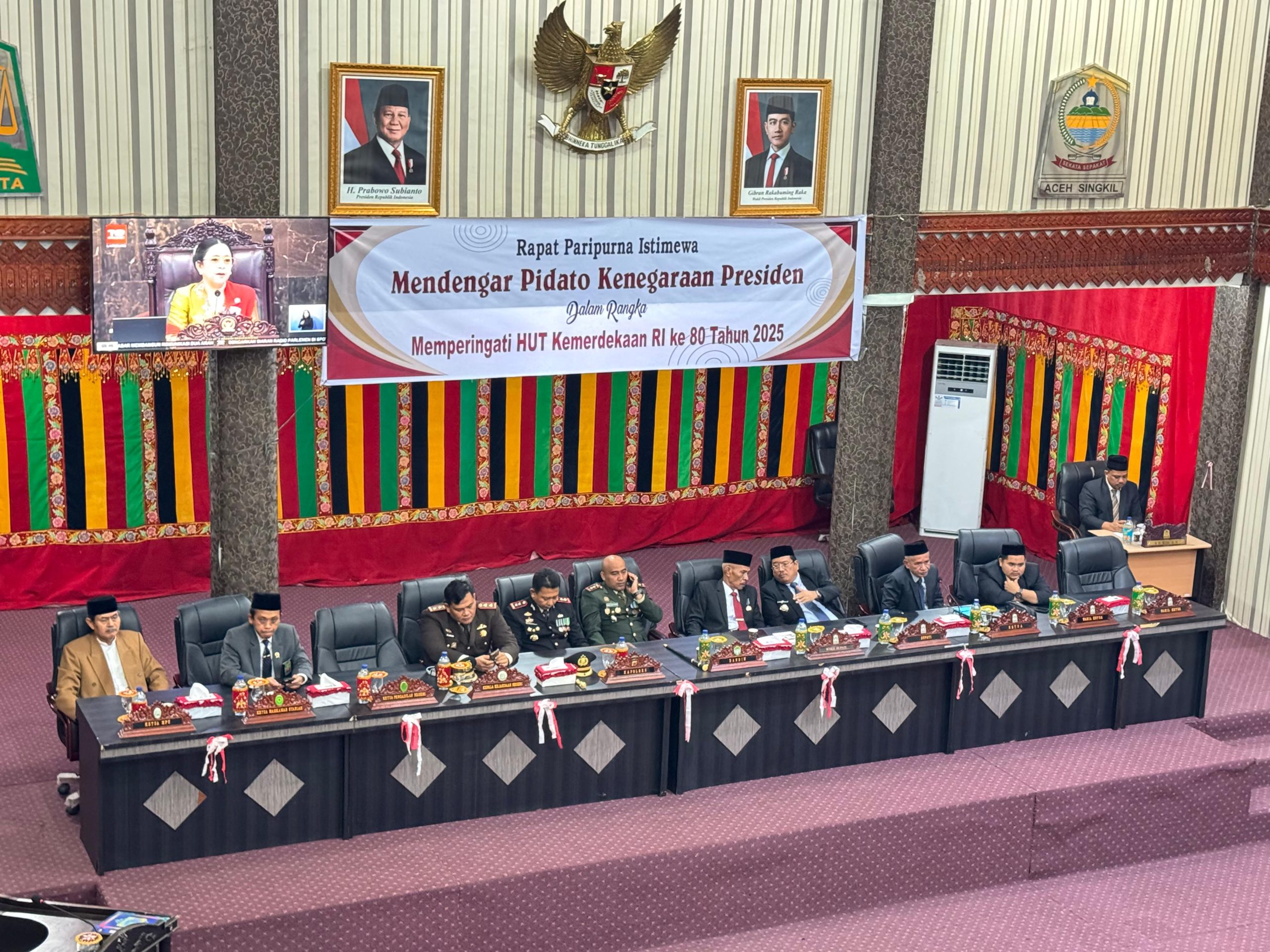You are currently viewing Pemkab-DPRK Aceh Singkil Gelar Rapat Paripurna Istimewa Dengarkan Pidato Presiden RI Secara Virtual
