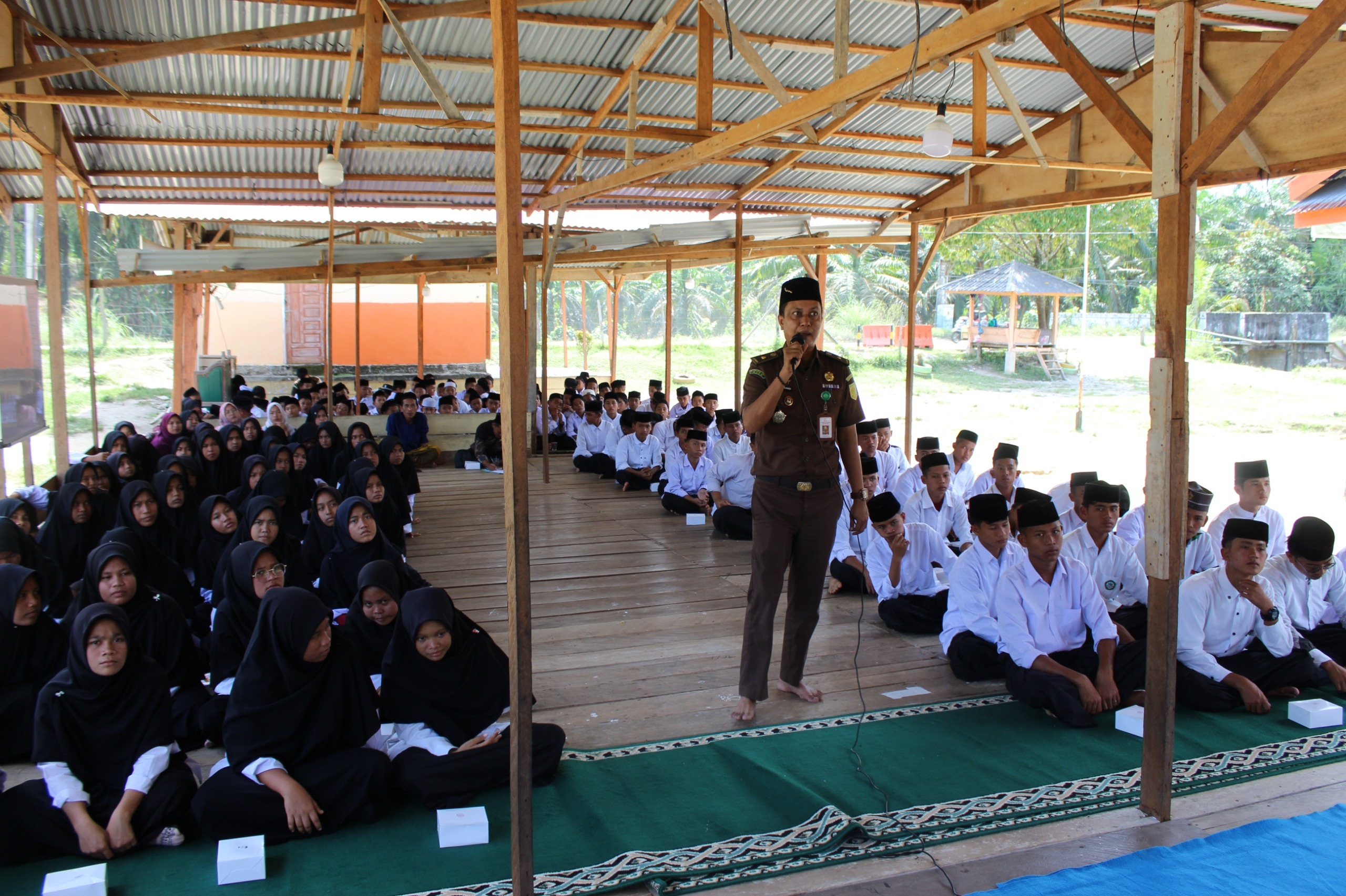 You are currently viewing Jaksa Masuk Dayah di Aceh Singkil Soroti Narkoba dan Judi Online