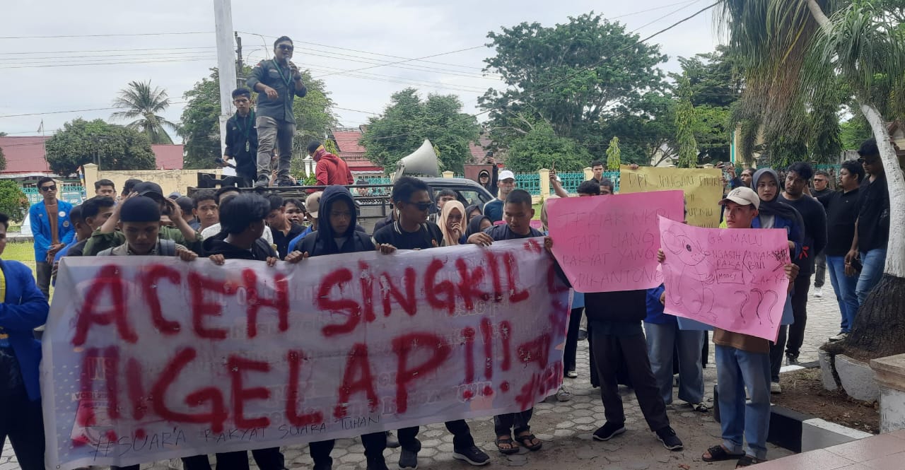 You are currently viewing Mahasiswa Desak DPRK Aceh Singkil, Soroti Transparansi hingga Reformasi Kepolisian