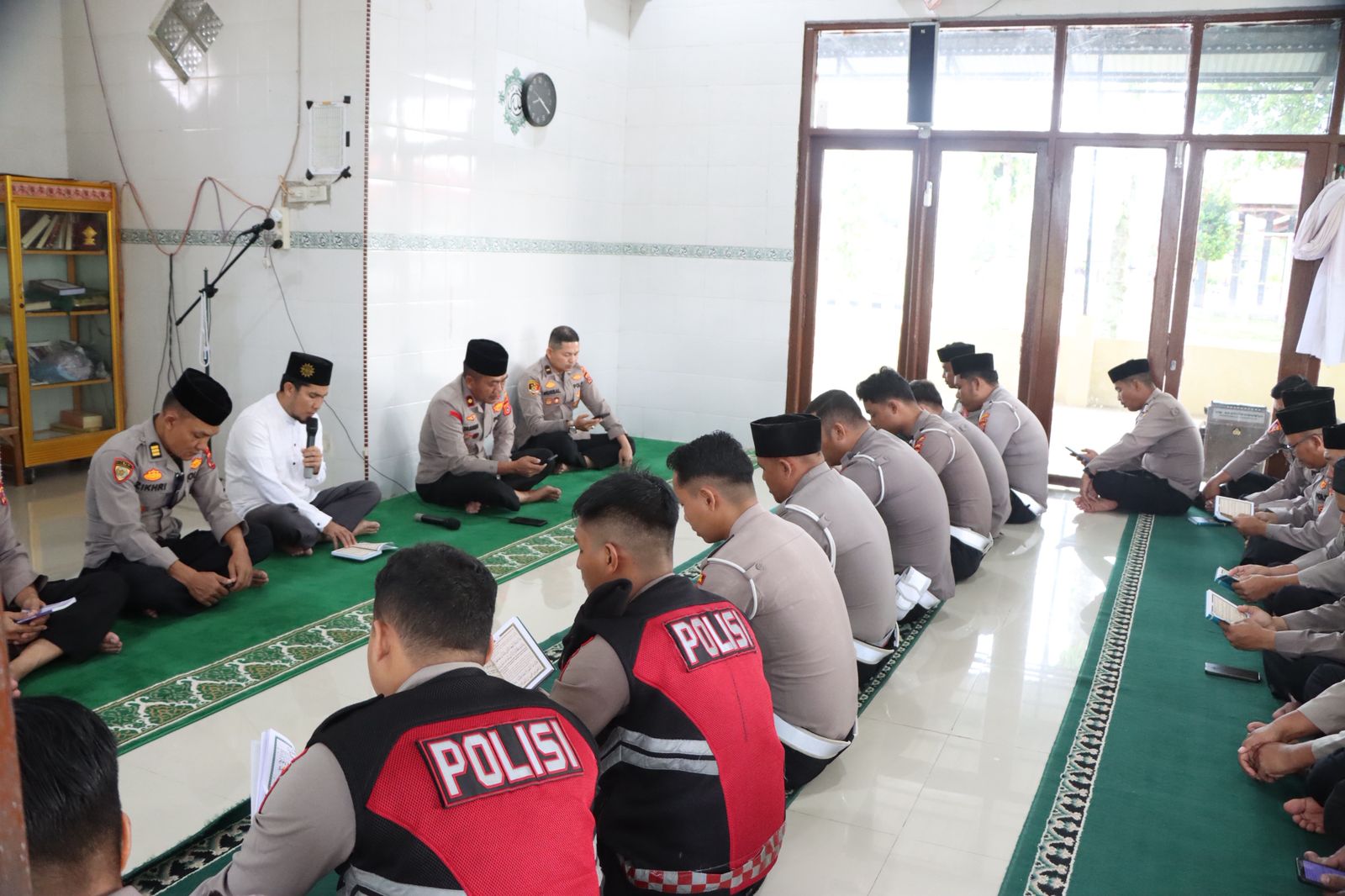 You are currently viewing Polres Aceh Singkil Gelar Doa Bersama untuk Keselamatan Personel