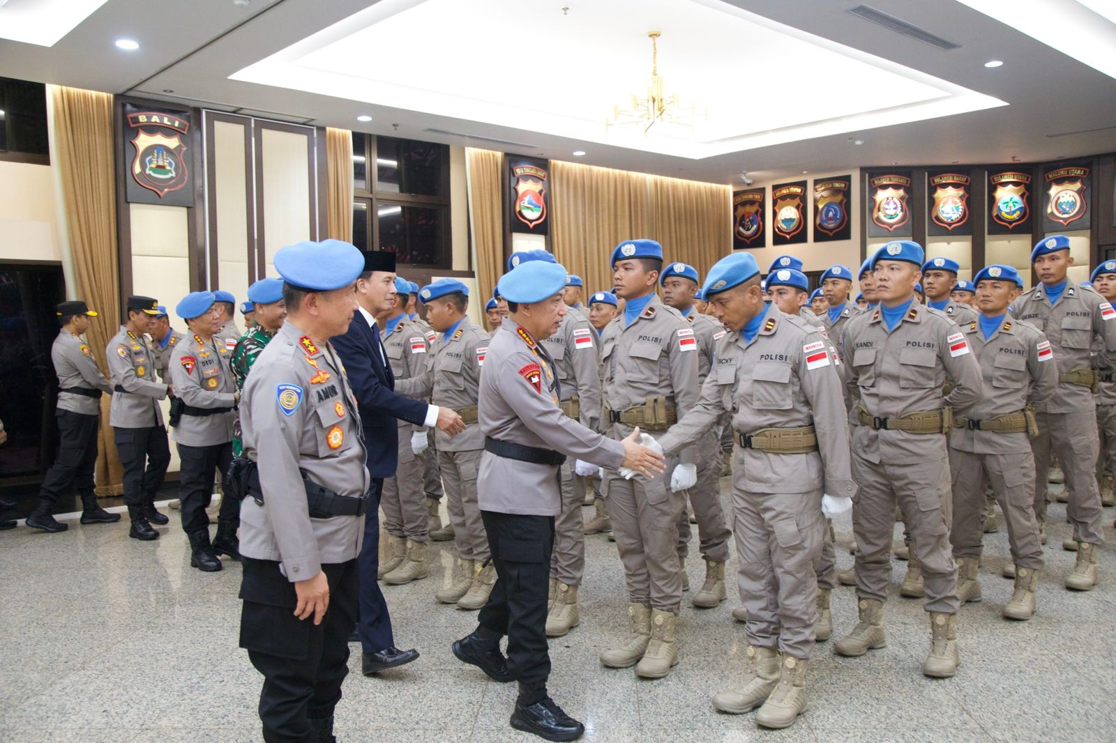 You are currently viewing Kapolri Lepas Satgas FPU 7 MINUSCA dalam Misi Perdamaian PBB di Afrika Tengah