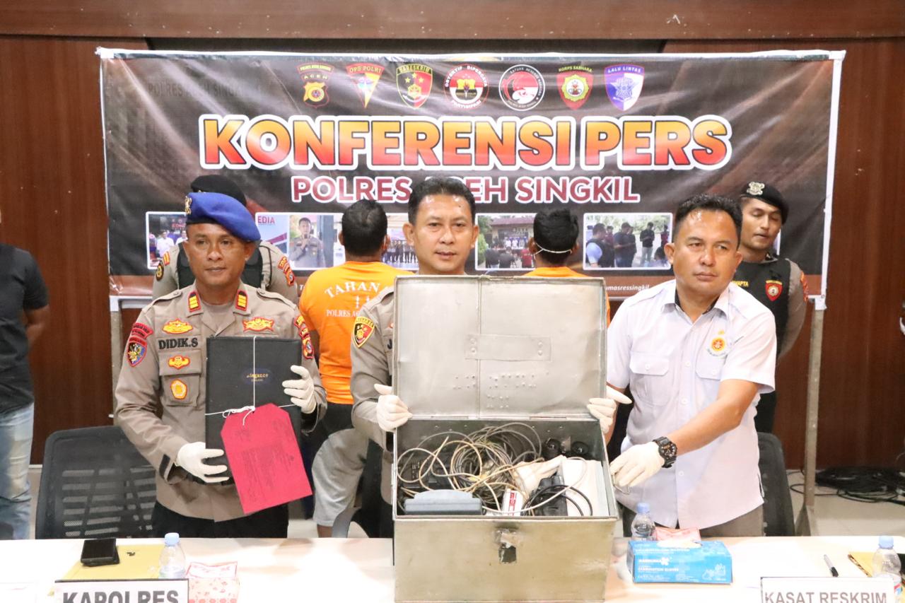 You are currently viewing Tangkap Kapal Pukat Harimau, Polres Aceh Singkil Tahan Seorang ABK