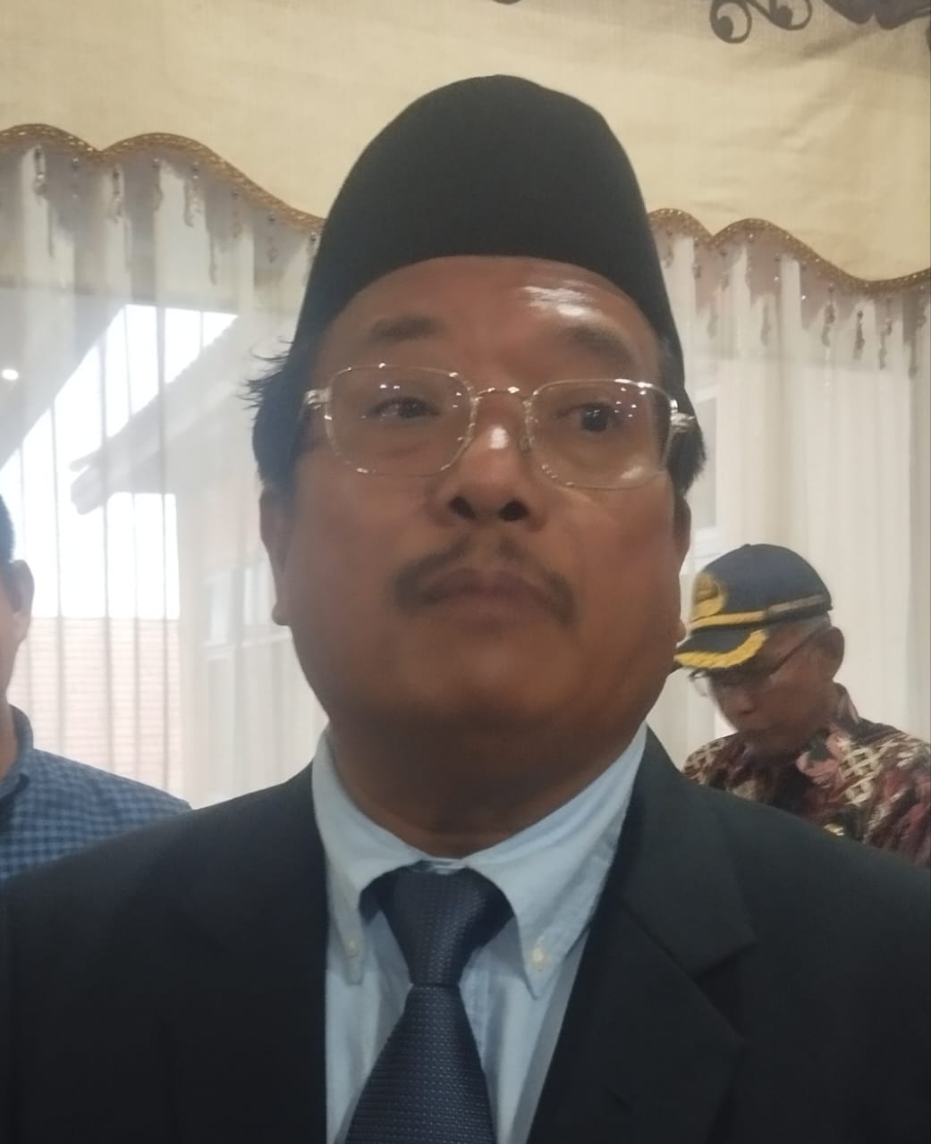 You are currently viewing Bupati Aceh Singkil Upayakan PPPK Viral yang Ceraikan Istri Dapat Rujuk