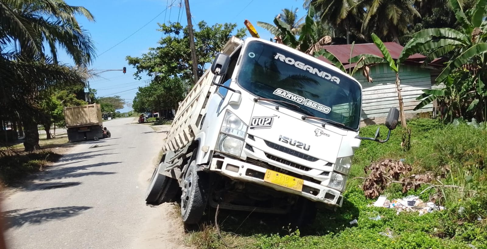 You are currently viewing Warga Minta Polisi Tertibkan Sopir Proyek Jalan Kayu Menang yang Ugal-ugalan