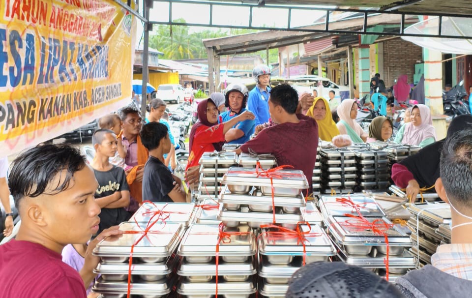 You are currently viewing SPPG Batu Korong Salurkan MBG untuk Warga Terdampak Banjir di Aceh Singkil