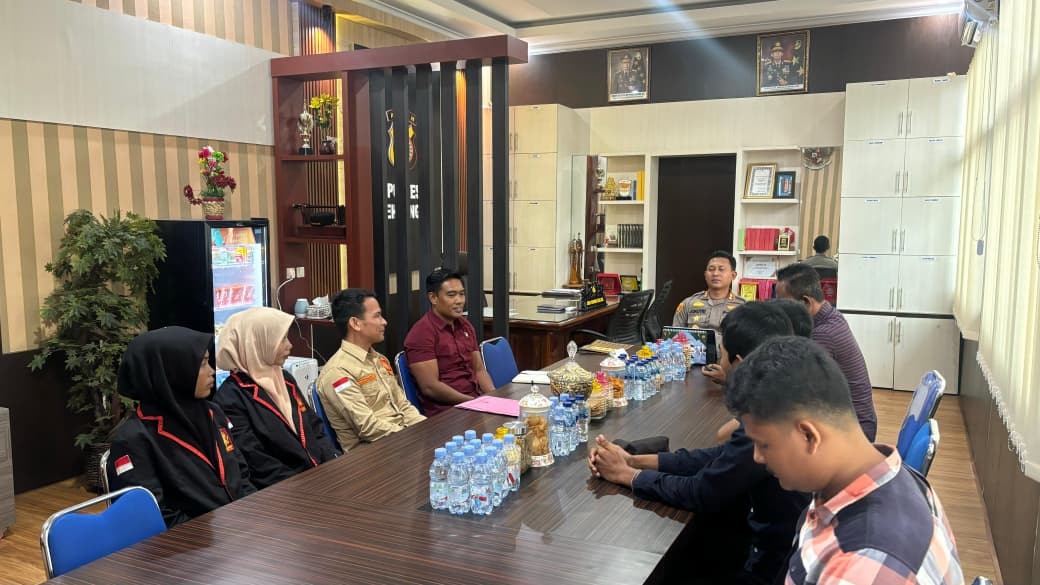 You are currently viewing Silaturahmi dengan Kapolres Aceh Singkil, DPP BEM-TR Desak Tuntaskan Sejumlah Kasus