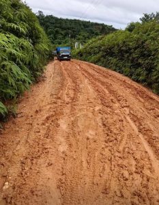 Read more about the article Warga Mukti Lincir Keluhkan Jalan Rusak Bertahun-tahun Tak Tersentuh Perbaikan