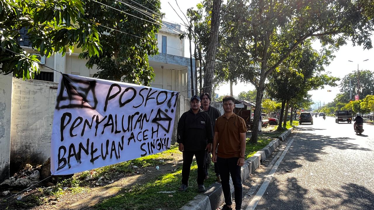 You are currently viewing Mahasiswa-Pemuda Aceh Singkil Dirikan Posko & Galang Dana Banjir di Banda Aceh