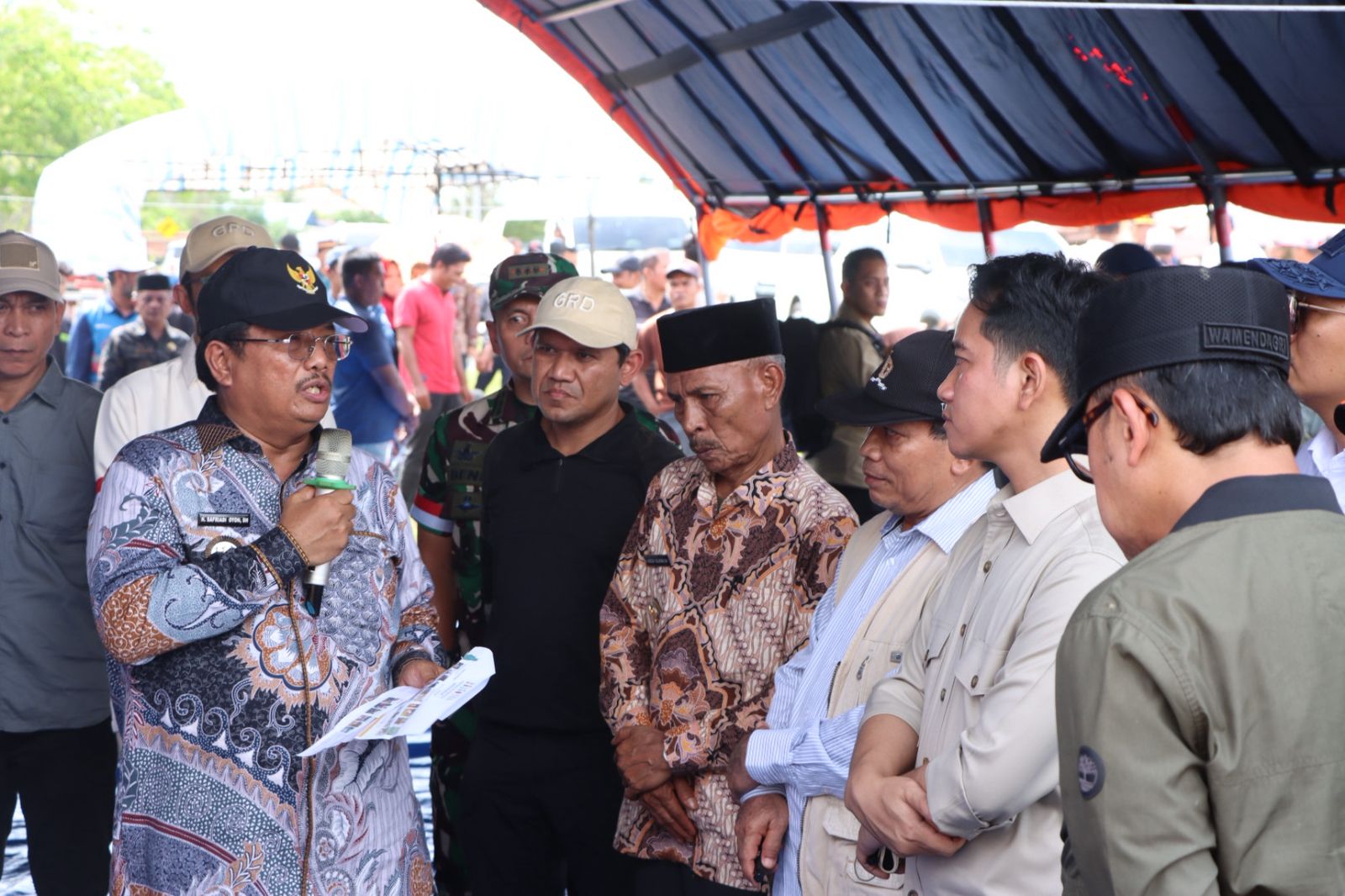You are currently viewing Gibran Tinjau Jembatan Putus di Aceh Singkil, Bupati Minta Penanganan Cepat