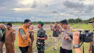 Read more about the article Gubernur Aceh Kunjungi Aceh Singkil, Tinjau Lokasi Terdampak Banjir