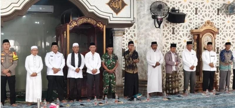 You are currently viewing Kenang 21 Tahun Tsunami Aceh, Pemkab Aceh Singkil Gelar Zikir dan Istighosah