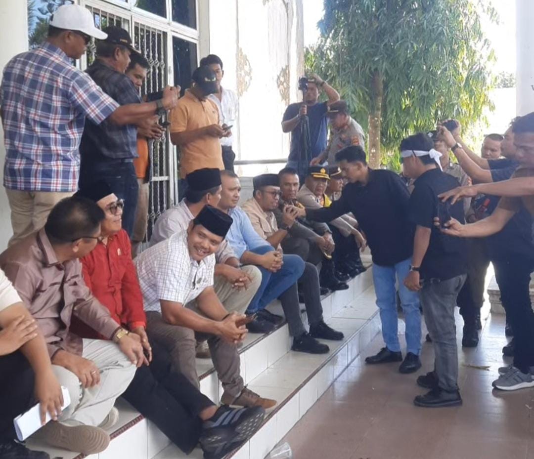 You are currently viewing Didemo Mahasiswa, Tiga Fraksi DPRK Sepakat Gunakan Hak Interpelasi ke Bupati Aceh Singkil