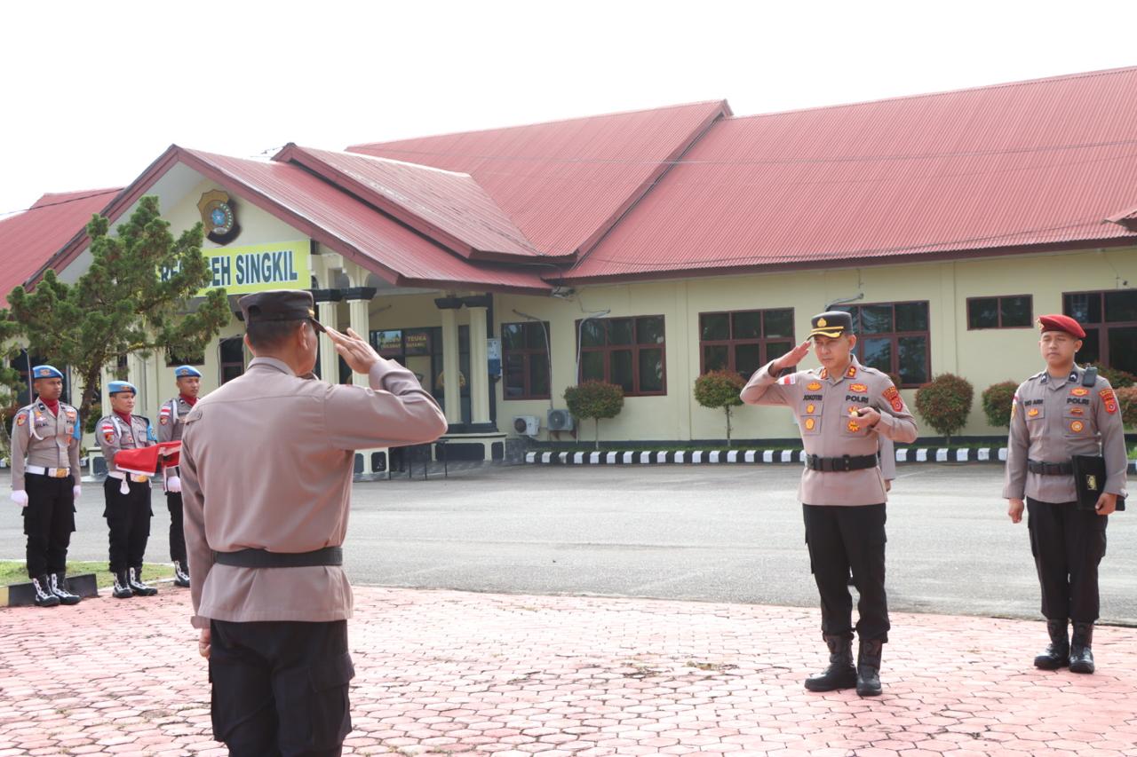 You are currently viewing Gelar Upacara Hari Kesadaran Nasional, Kapolres Aceh Singkil Tekankan Disiplin Personel