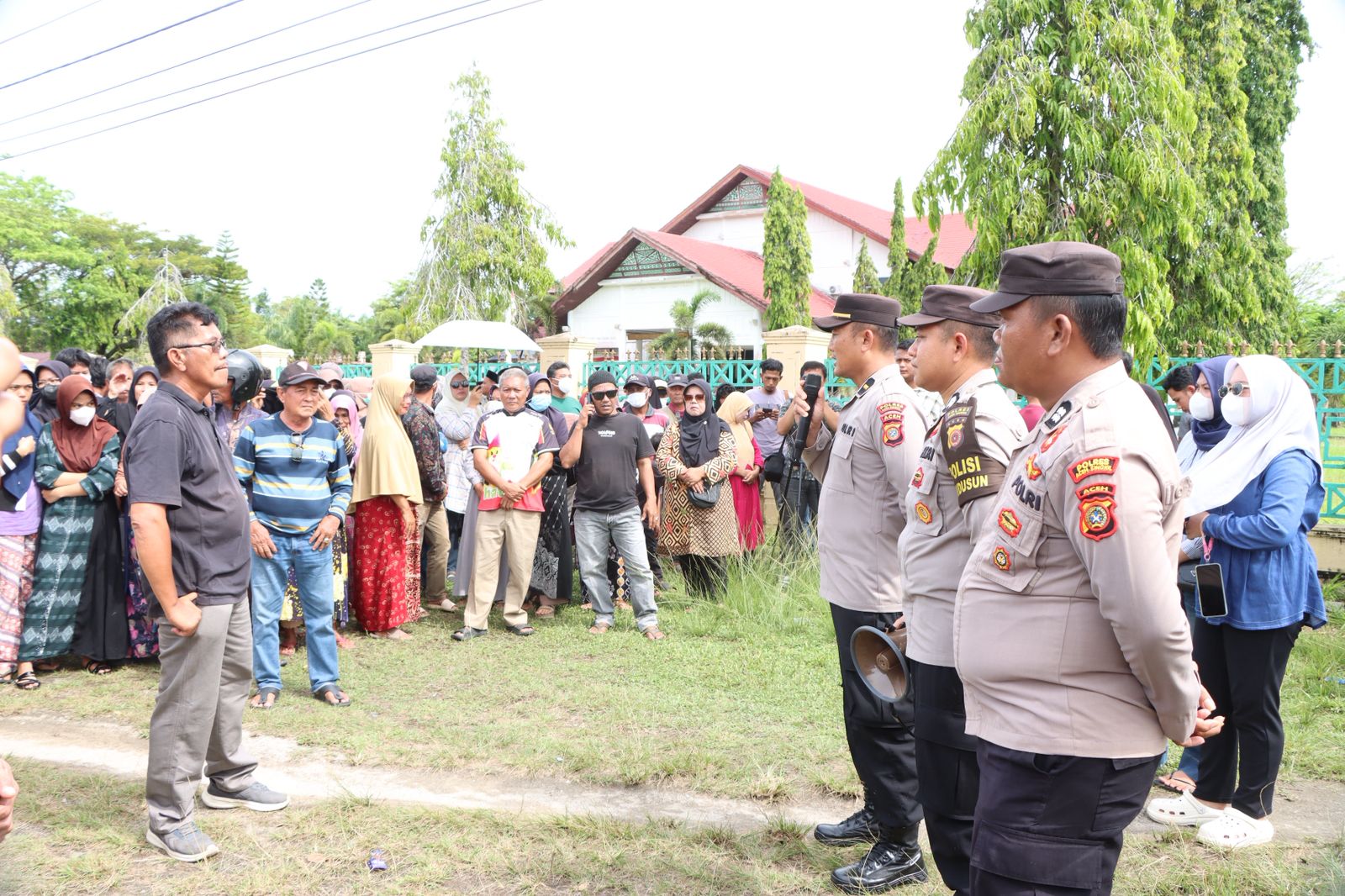 You are currently viewing Polres Kawal Aksi di DPRK Aceh Singkil, Situasi Kondusif