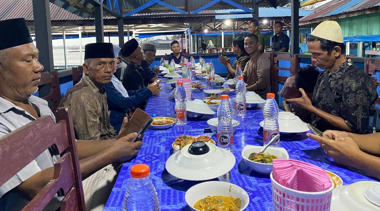 You are currently viewing Kodim Aceh Singkil Buka Puasa Bersama Wartawan