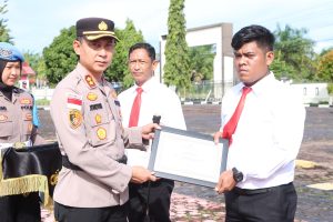 Ungkap Pencurian Kabel, Enam Personel Polres Aceh Singkil Terima Penghargaan