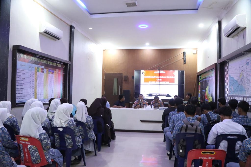 Polres Aceh Singkil Sosialisasikan Bahaya Narkoba dan Pergaulan Bebas kepada Pelajar