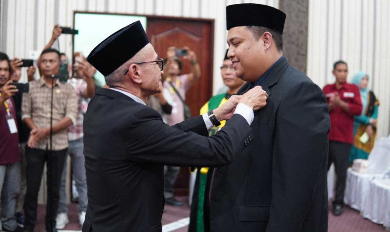 You are currently viewing Sah, Hidayat Riadi Manik Gantikan Sri Lestari di DPRK Aceh Singkil
